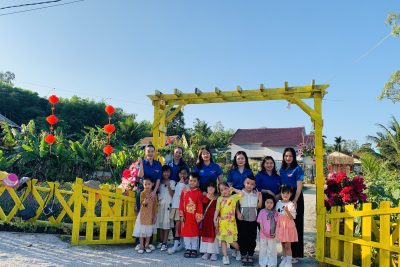 Chi đoàn trường mầm non 18/3 tổ chức cho các cháu học sinh tiêu biểu trải nghiệm và tham quan Bàu Cá Cái xã Bình Thuận